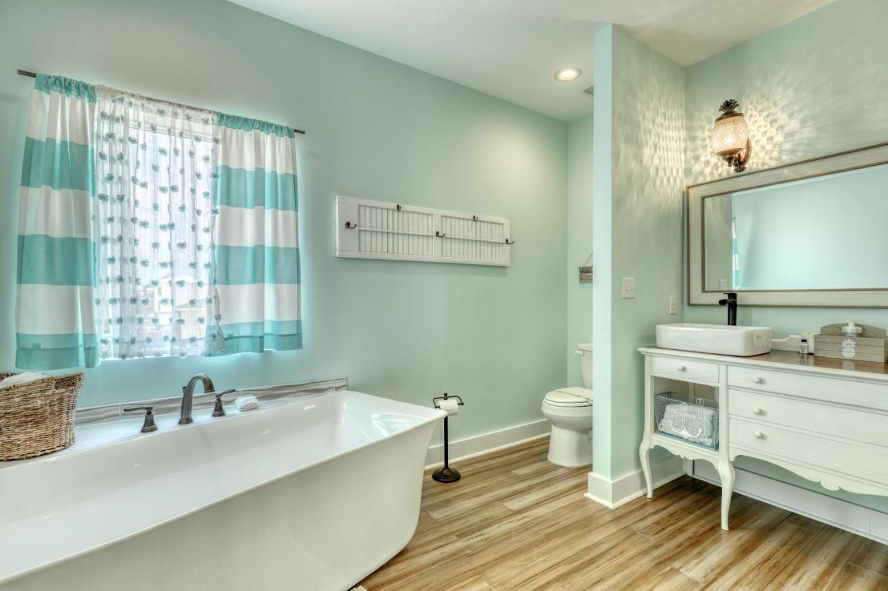 Salty Seahorse - Waterfront! Pet Friendly! Game Room, Pool Table, Beautiful Views - Room For The Whole Family Home Dauphin Island Eksteriør billede